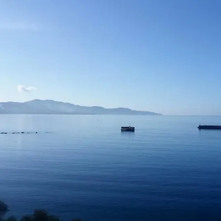 Seafront Penthouse Leo Apartamento Calamata