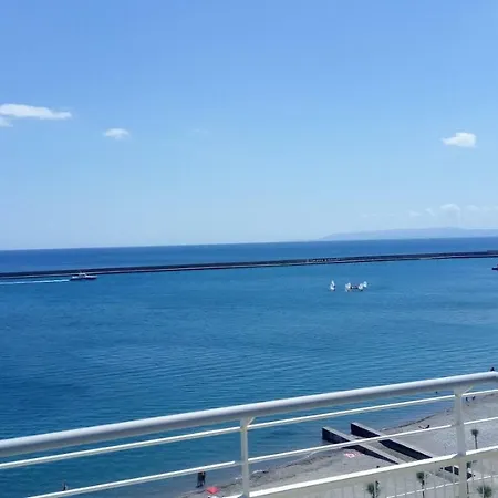 Apartment Seafront Penthouse Leo *
