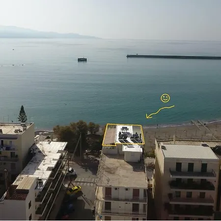 Seafront Penthouse Leo Calamata