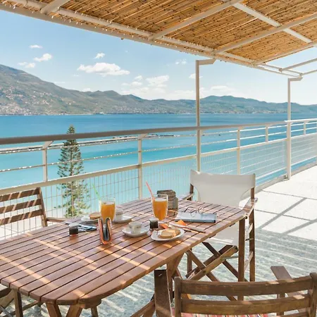 Apartment Seafront Penthouse Leo *