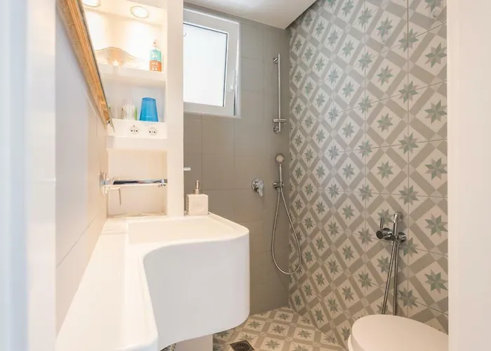 Seafront Penthouse Leo *