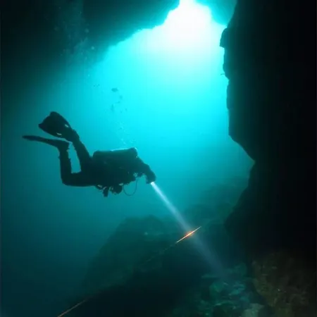 شقة Seafront Penthouse Leo كالاماتا