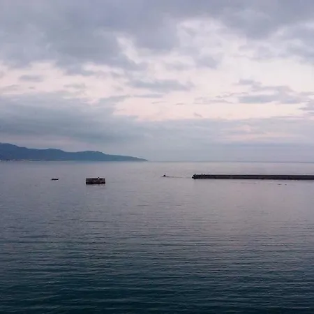 Apartment Seafront Penthouse Leo