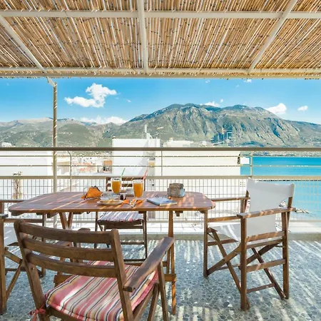 Seafront Penthouse Leo Apartment *