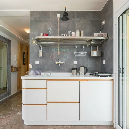 Seafront Penthouse Leo Apartment *