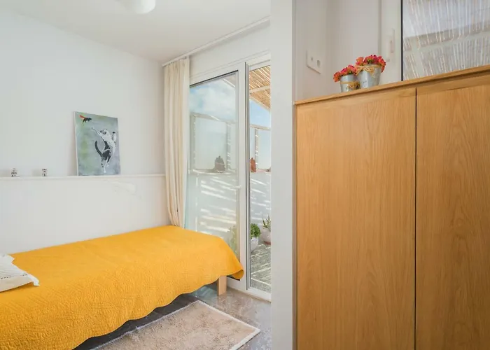 شقة Seafront Penthouse Leo كالاماتا