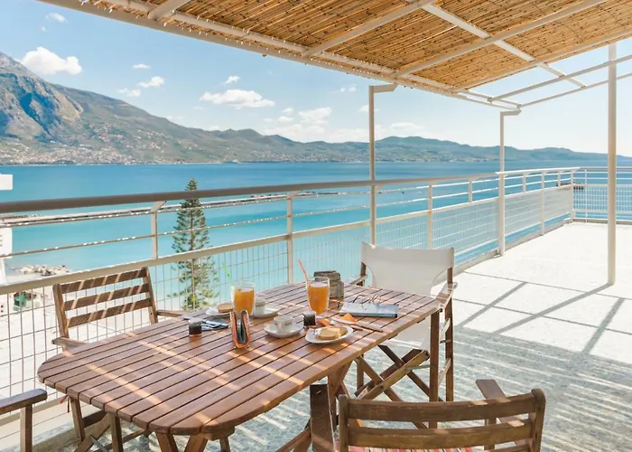 شقة Seafront Penthouse Leo *